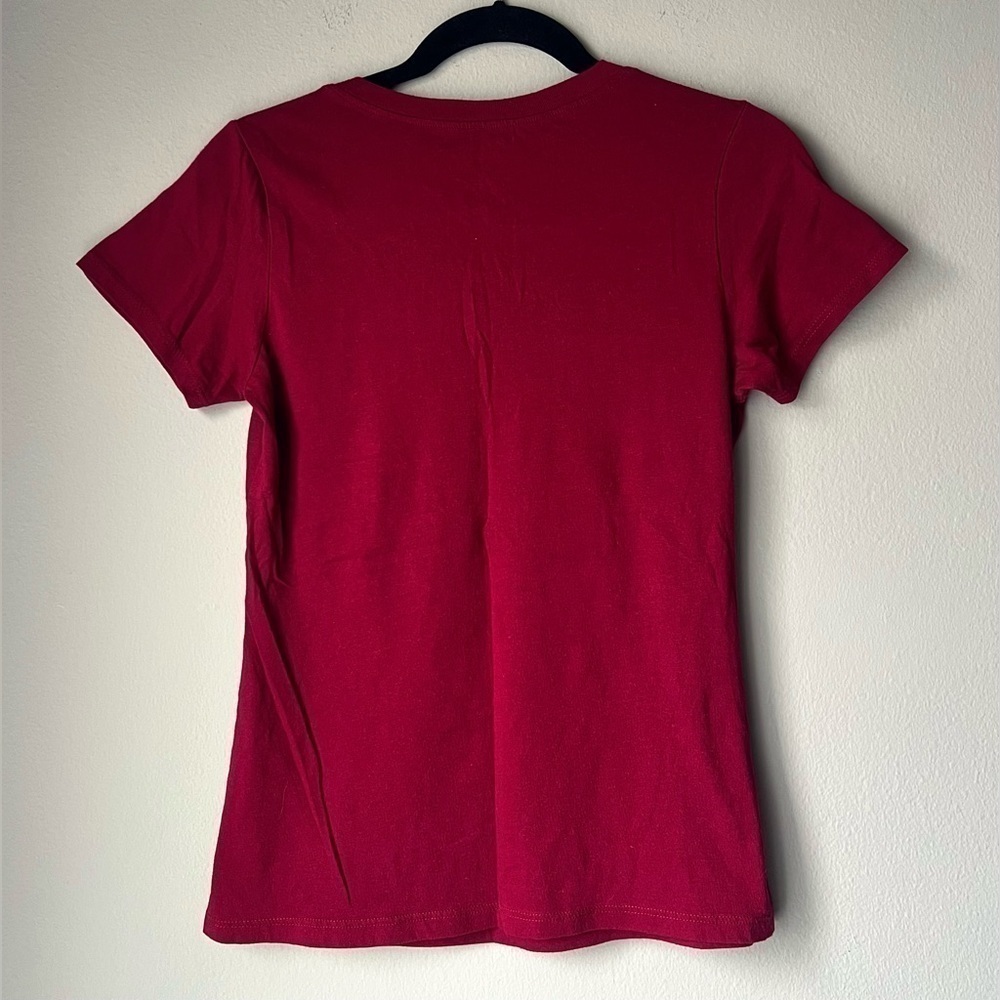 Nwot Authentic Harry Potter Gryffindor V-Neck T-S… - image 5